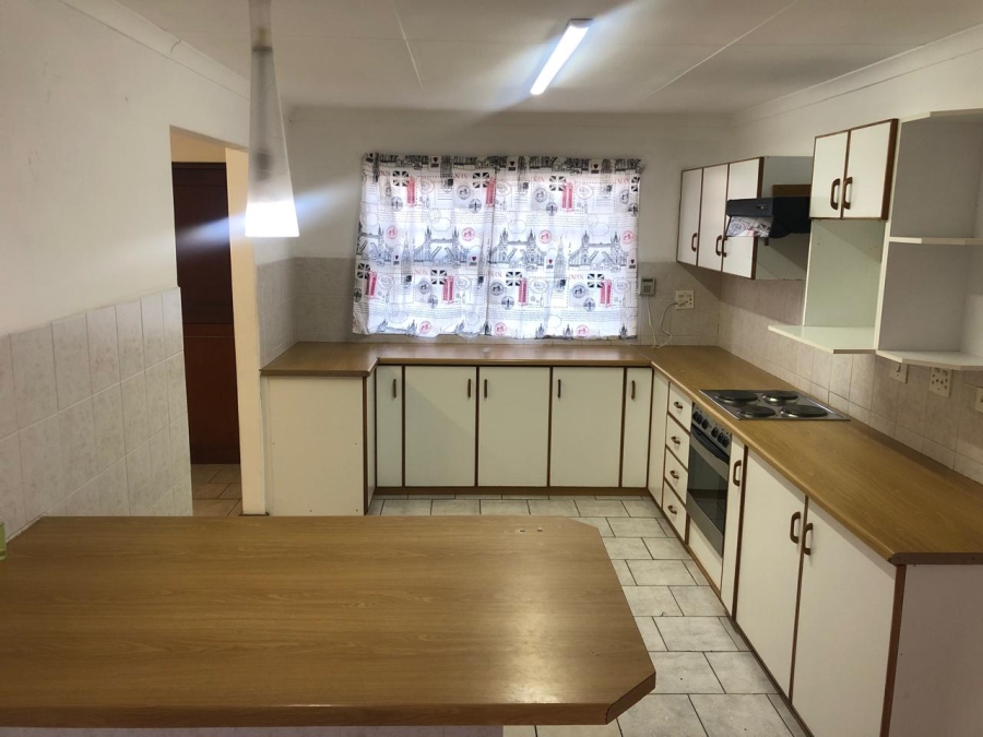 To Let 3 Bedroom Property for Rent in Country Club Western Cape